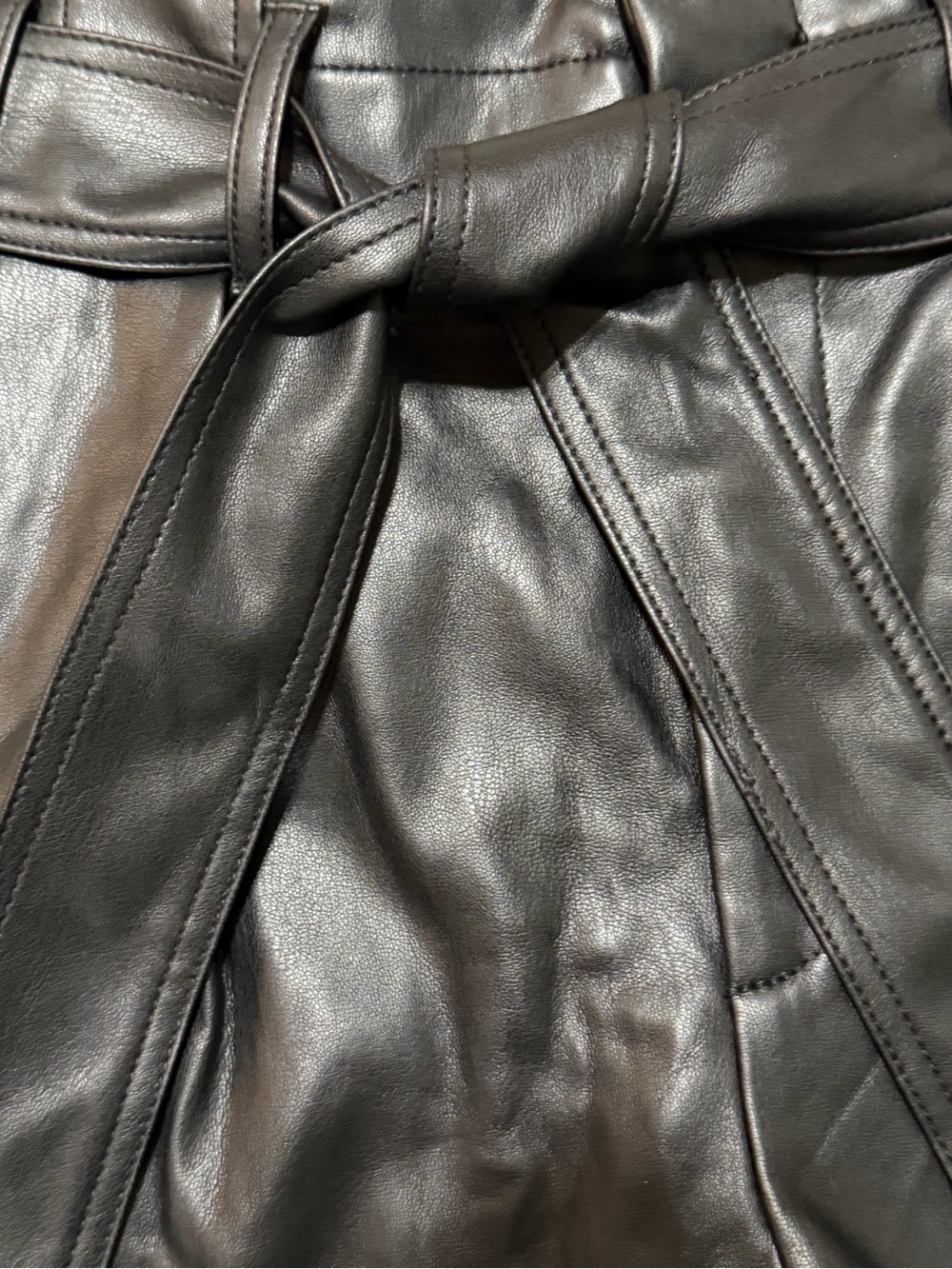 ZARA Black High Waist Faux Leather Pleated Shorts Belt S Vegan Classic Timeless - Picture 4 of 8